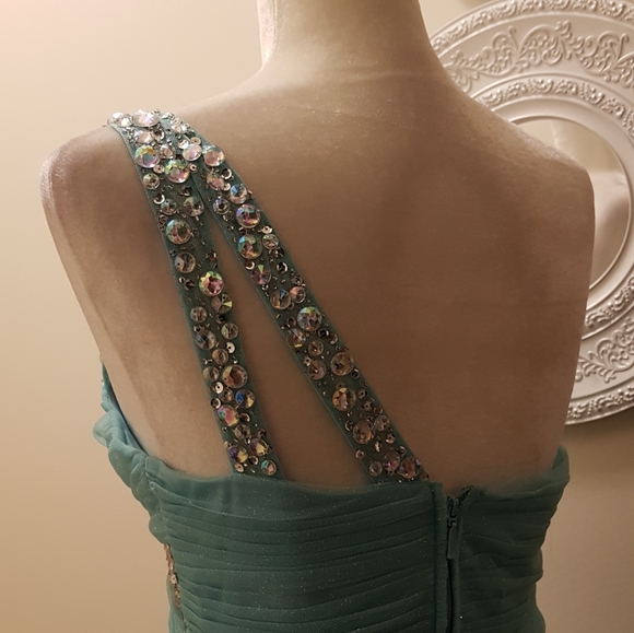 Bedazzled grecian evening gown - Picture 2 of 5